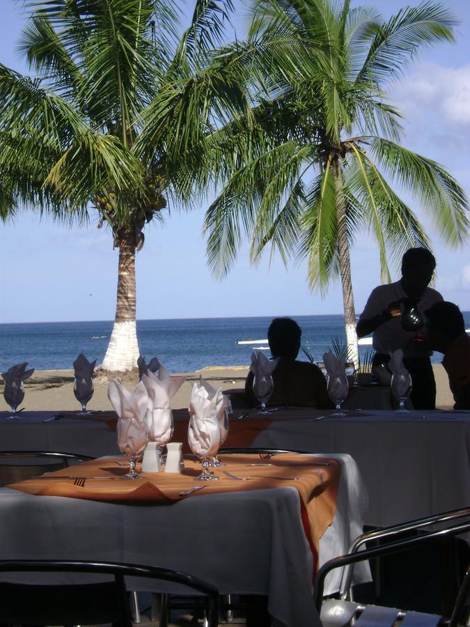Claudio & Gloria Beach Front Rooms Playas del Coco Екстериор снимка